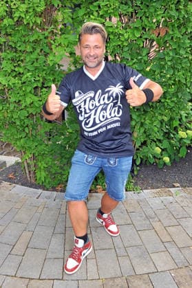 ZDF - Fernsehgarten. Der Zipfelbube ( Dirk Ostermann ) während der ZDF - Unterhaltungsshow Fernsehgarten am 19.07.2026 in Mainz. 20260719MWI135469 *** ZDF Fernsehgarten : Dirk Ostermann as Der Zipfelbube during the ZDF entertainment show Fernsehgarten on July 19, 2026, in Mainz 20260719MWI135469