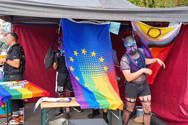 Berlin,18.07.2026,zum 32. Mal lädt der Regenbogenfonds e.V. dieses Jahr zum Lesbisch-schwulen Stadtfest ein, mitten im legendären Regenbogenkiez rund um den Nollendorfplatz in Berlin-Schöneberg. *** Berlin, July 18, 2026—For the 32nd time, the Regenbogenfonds e.V. is hosting this year’s Lesbian and Gay City Festival in the heart of the legendary Rainbow Neighborhood around Nollendorfplatz in Berlin-Schöneberg.