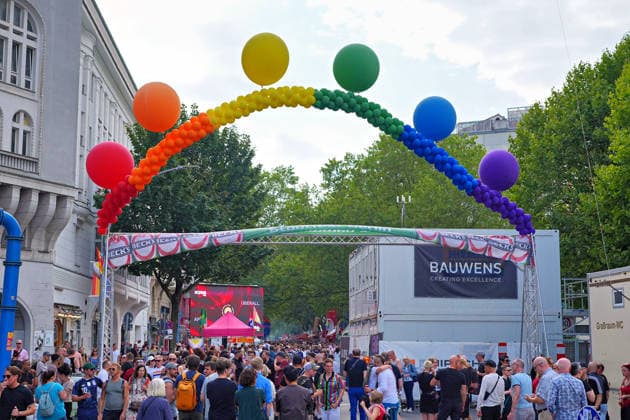 Berlin,18.07.2026,zum 32. Mal lädt der Regenbogenfonds e.V. dieses Jahr zum Lesbisch-schwulen Stadtfest ein, mitten im legendären Regenbogenkiez rund um den Nollendorfplatz in Berlin-Schöneberg. *** Berlin, July 18, 2026—For the 32nd time, the Regenbogenfonds e.V. is hosting this year’s Lesbian and Gay City Festival in the heart of the legendary Rainbow Neighborhood around Nollendorfplatz in Berlin-Schöneberg.