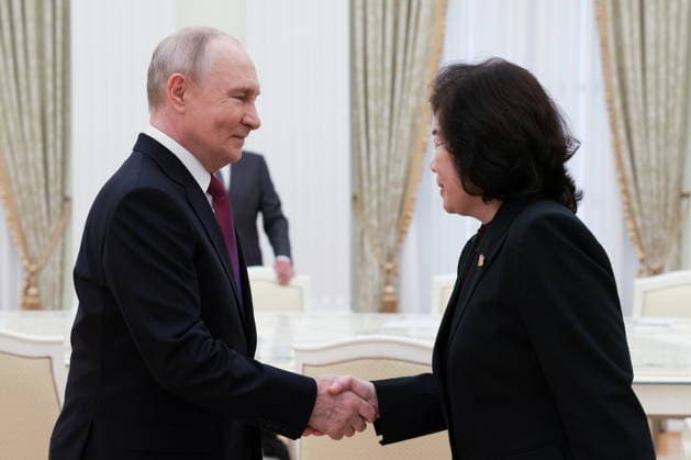 RUSSIA, MOSCOW - JULY 19, 2026: Russia s President Vladimir Putin (L) and North Korea s Minister of Foreign Affairs Choe Son Hui shake hands during a meeting Moscow Russia  - ZUMAt113 20260719_zaa_t113_224 Copyright: xAlexanderxShcherbakx