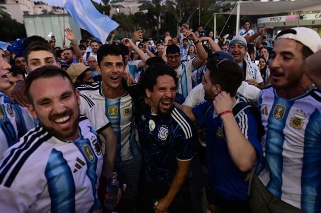 July 19, 2026, Tel-Aviv, Israel: TEL AVIV, ISRAEL Ã¢â‚¬ JULY 19, 2026: Thousands of football fans gather at Menora Mivtachim hall in Tel-Aviv to watch the final match of the World Cup between Argentina and Spain. JNA Press. Tel-Aviv Israel - ZUMAq101 20260719_zna_q101_242 Copyright: xTomerxNeubergx