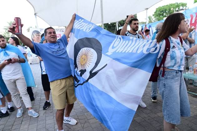 July 19, 2026, Tel-Aviv, Israel: TEL AVIV, ISRAEL Ã¢â‚¬ JULY 19, 2026: Thousands of football fans gather at Menora Mivtachim hall in Tel-Aviv to watch the final match of the World Cup between Argentina and Spain. JNA Press. Tel-Aviv Israel - ZUMAq101 20260719_zna_q101_252 Copyright: xTomerxNeubergx
