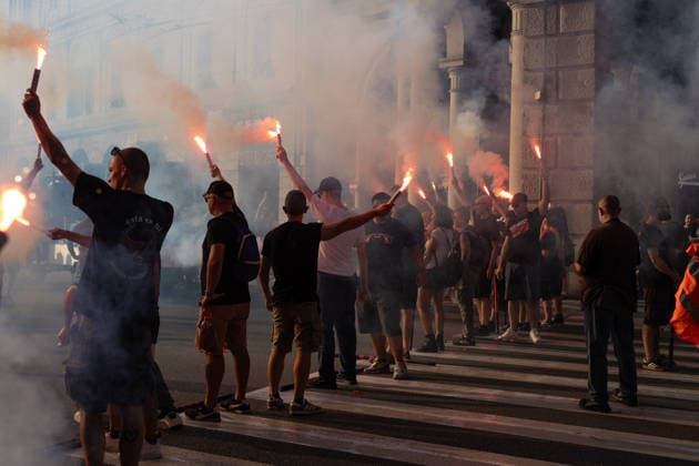 News Themen der Woche KW29 News - Genoa G8 25th anniversary protest Genoa, July 19, 2026, protesters light flares in memory of Carlo Giuliani Genoa City centre Italy Copyright: xMattiaxDavidxRinaldix xLiveMediax LPN_2573725