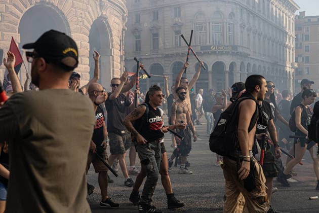 News - Genoa G8 25th anniversary protest Genoa, July 19, 2026, protesters march towards Piazza De Ferrari, conclusion of the procession Genoa City centre Italy Copyright: xMattiaxDavidxRinaldix xLiveMediax LPN_2573731