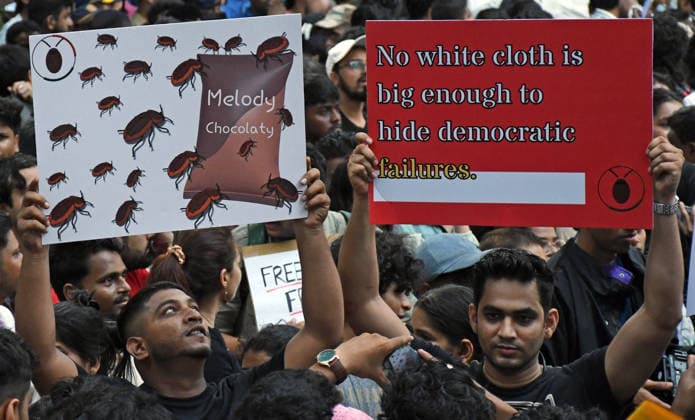 _Cockroach Janata Party (CJP) supporters protest in Mumbai, India - 19 Jul 2026 Protestors hold placards during a demonstration in support of Sonam Wangchuk demanding resignation of Indian Education Minister Dharmendra Pradhan. Climate activist and education reformer Sonam Wangchuk went on a indefinite hunger strike at Delhi s Jantar Mantar to protest against the Indian government and demand the resignation of Indian Education Minister Dharmendra Pradhan following massive exam irregularities and paper leaks in medical entrance exams. Mumbai India Copyright: xAshishxVaishnavx xSOPAxImagesx AVaishnav_Cockroach Janata Party (CJP) supporters protest in Mumbai (18)