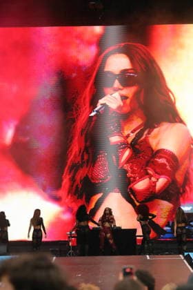 Larissa de Macedo Machado alias Anitta beim Lollapalooza Festival im Olympiapark in Berlin, 19. Juli 2026. Lollapalooza Berlin 2026 *** Larissa de Macedo Machado, also known as Anitta, at the Lollapalooza Festival in Berlin s Olympic Park, July 19, 2026 Lollapalooza Berlin 2026