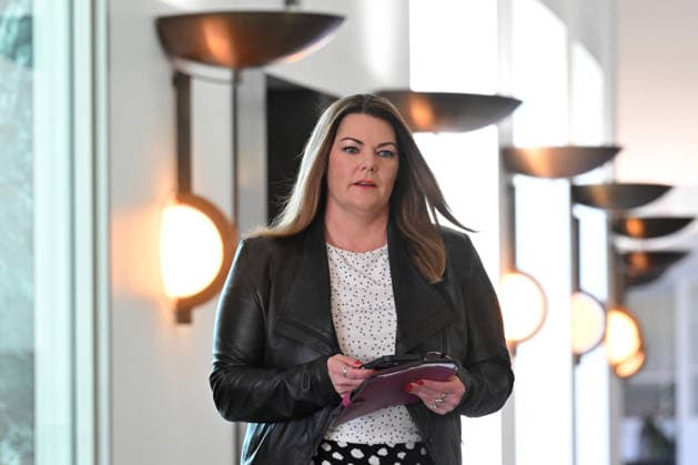 SARAH HANSON YOUNG PRESSER, Greens Senator Sarah Hanson-Young arrives to speak to journalists at a press conference at Parliament House in Canberra, Monday, July 20, 2026. ( NO ARCHIVING CANBERRA AUSTRALIAN CAPITAL TERRITORY AUSTRALIA  Copyright: xMICKxTSIKASx 20260720194210707000