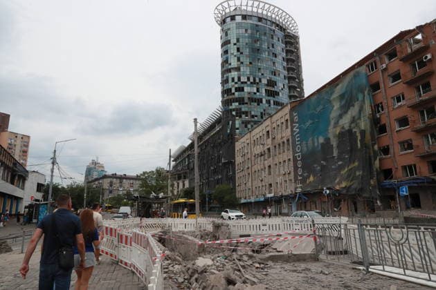 (260720) -- KIEV, July 20, 2026 -- This photo shows an underground passage damaged in a Russian missile attack in Kiev, Ukraine, July 19, 2026. At least one person was killed and 13 others injured early Sunday in a Russian missile attack on Kiev, said Ukrainian authorities. ) UKRAINE-KIEV-RUSSIAN ATTACK-AFTERMATH LixDongxu 