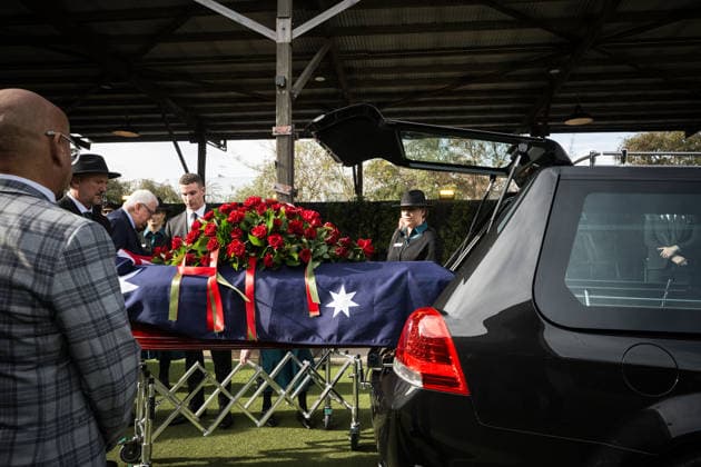 DERRYN HINCH STATE FUNERAL, Pall bearers bring Derryn Hinch™s casket to the hearse during a State Funeral Service for Derryn Hinch at the Timber Yard, Melbourne, Monday, July 20, 2026. . Outspoken media figure and former senator Derryn Hinch has died at the age of 82 after a long and public health battle. ( NO ARCHIVING MELBOURNE VICTORIA AUSTRALIA  Copyright: xCHRISTOPHERxHOPKINSx 20260720171008548349