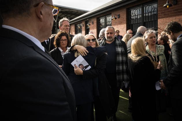DERRYN HINCH STATE FUNERAL, Mourners pay tribute to Derryn Hinch during a State Funeral Service for Derryn Hinch at the Timber Yard, Melbourne, Monday, July 20, 2026. . Outspoken media figure and former senator Derryn Hinch has died at the age of 82 after a long and public health battle. ( NO ARCHIVING MELBOURNE VICTORIA AUSTRALIA  Copyright: xCHRISTOPHERxHOPKINSx 20260720191194044798