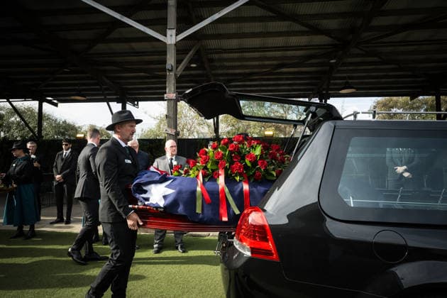 DERRYN HINCH STATE FUNERAL, Pall bearers bring Derryn Hinch™s casket to the hearse during a State Funeral Service for Derryn Hinch at the Timber Yard, Melbourne, Monday, July 20, 2026. . Outspoken media figure and former senator Derryn Hinch has died at the age of 82 after a long and public health battle. ( NO ARCHIVING MELBOURNE VICTORIA AUSTRALIA  Copyright: xCHRISTOPHERxHOPKINSx 20260720147067906750