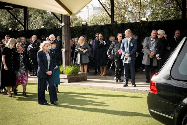 DERRYN HINCH STATE FUNERAL, Annette Philpott leads mourners behind Derryn Hinch™s hearse during a State Funeral Service for Derryn Hinch at the Timber Yard, Melbourne, Monday, July 20, 2026. . Outspoken media figure and former senator Derryn Hinch has died at the age of 82 after a long and public health battle. ( NO ARCHIVING MELBOURNE VICTORIA AUSTRALIA  Copyright: xCHRISTOPHERxHOPKINSx 20260720147701538514