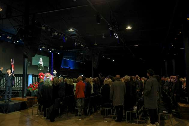 DERRYN HINCH STATE FUNERAL, Mourners during a State Funeral Service for Derryn Hinch at the Timber Yard, Melbourne, Monday, July 20, 2026. . Outspoken media figure and former senator Derryn Hinch has died at the age of 82 after a long and public health battle. ( NO ARCHIVING MELBOURNE VICTORIA AUSTRALIA  Copyright: xEDDIExJIMx 20260720159344261991
