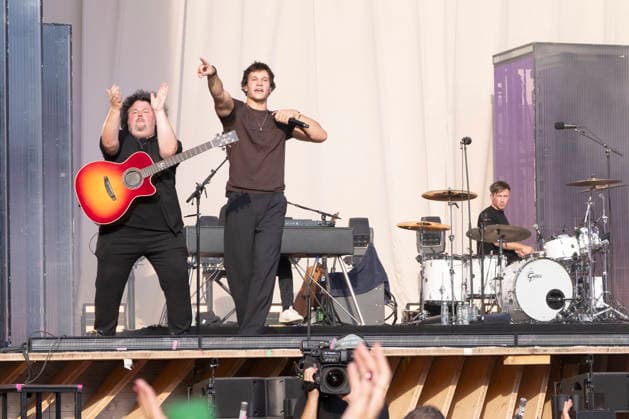 Wincent Weiss live auf dem Musikfestival Moon&Stars 2026 auf der Piazza Grande. Locarno, 19.07.2026 *** Wincent Weiss live at the Moon Stars 2026 Music Festival on Piazza Grande in Locarno, July 19, 2026 Foto:xA.xRaemyx xFuturexImagex weiss_6702