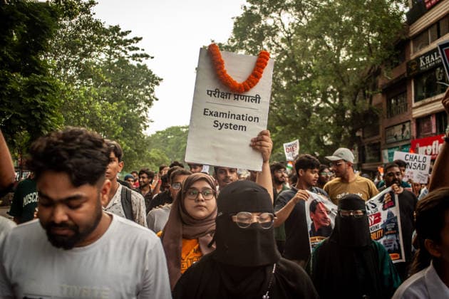 Protest held in solidarity with hospitalized activist Sonam Wangchuk in Jamshedpur - 19 Jul 2026 A protester holds a placard during the demonstration. The protest was organized in solidarity with the Indian activist Sonam Wangchuk, who was on a hunger strike at Jantar Mantar, Delhi, and recently got taken to the hospital by the Delhi Police because of his deteriorating health, which led to a nationwide protest. Sonam is demanding the resignation of Indian Minister of Education Dharmendra Pradhan because of recent NEET paper leaks which effected lakhs of students nationwide in India. Jamshedpur India Copyright: xYousufxSarfarazx xSOPAxImagesx EDUCATION_PROTEST_YSARFARAZ-3