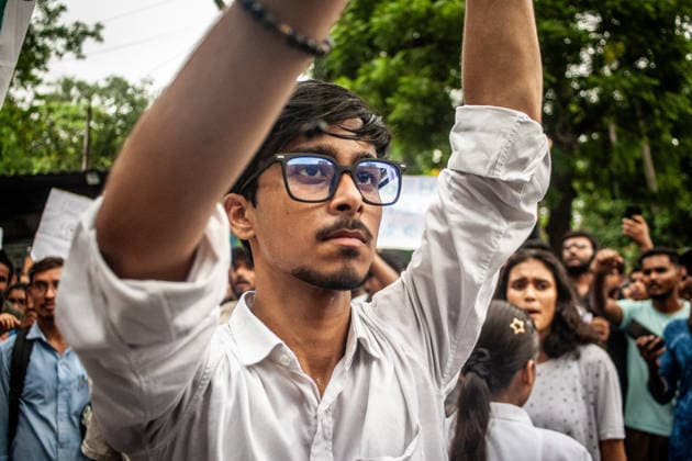 Protest held in solidarity with hospitalized activist Sonam Wangchuk in Jamshedpur - 19 Jul 2026 A protester gestures during the demonstration. The protest was organized in solidarity with the Indian activist Sonam Wangchuk, who was on a hunger strike at Jantar Mantar, Delhi, and recently got taken to the hospital by the Delhi Police because of his deteriorating health, which led to a nationwide protest. Sonam is demanding the resignation of Indian Minister of Education Dharmendra Pradhan because of recent NEET paper leaks which effected lakhs of students nationwide in India. Jamshedpur India Copyright: xYousufxSarfarazx xSOPAxImagesx EDUCATION_PROTEST_YSARFARAZ-22