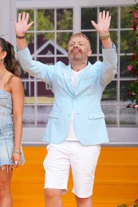Ausverkauft war die IWS Arena bei der 8. Staffel der beliebten Livesendung. Ross Antony - Immer wieder sonntags Ausverkauft war die IWS Arena bei der 8. Staffel der beliebten Livesendung. Deutschland, Rust, Europapark, 19.07.2026 *** The IWS Arena was sold out for the 8th season of the popular live show *Ross Antony: Every Sunday Again*. The IWS Arena was sold out for the 8th season of the popular live show Germany, Rust, Europapark, July 19, 2026 SP_GHR