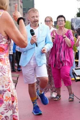 Ausverkauft war die IWS Arena bei der 8. Staffel der beliebten Livesendung. Ross Antony - Immer wieder sonntags Ausverkauft war die IWS Arena bei der 8. Staffel der beliebten Livesendung. Deutschland, Rust, Europapark, 19.07.2026 *** The IWS Arena was sold out for the 8th season of the popular live show *Ross Antony: Every Sunday Again*. The IWS Arena was sold out for the 8th season of the popular live show Germany, Rust, Europapark, July 19, 2026 SP_GHR
