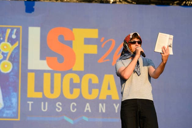 Musik, Lucca Summer Festival, Dov e Liana July 19, 2026, Lucca, Lucca, Italy: The singer of the French band Dov Ã¢?oeÃ‚Â¿ Liana during the concert of the Lucca Summer Festival 2026 opening for Katy Perry s performance, on July 19, 2026, in Lucca. Lucca Italy  - ZUMAa289 20260719_zia_a289_129 Copyright: xStefanoxDallexLuchex xAgfx
