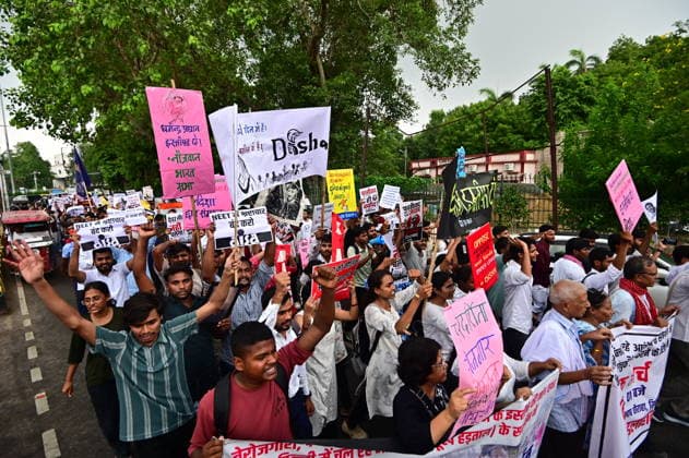 July 20, 2026, Prayagraj, Uttar Pradesh, India: Prayagraj: People stage a protest in support of activist Sonam Wangchuk and the Cockroach Janta Party s protest at Delhi s Jantar Mantar, demanding Union Education Minister Dharmendra PradhanÃ¢â‚¬â ¢s resignation, in Prayagraj on Monday, July 20, 2026. Prayagraj India - ZUMAv115 20260720_zap_v115_002 Copyright: xPrabhatxKumarxVermax