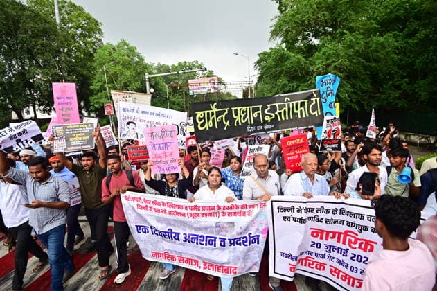 July 20, 2026, Prayagraj, Uttar Pradesh, India: Prayagraj: People stage a protest in support of activist Sonam Wangchuk and the Cockroach Janta Party s protest at Delhi s Jantar Mantar, demanding Union Education Minister Dharmendra PradhanÃ¢â‚¬â ¢s resignation, in Prayagraj on Monday, July 20, 2026. Prayagraj India - ZUMAv115 20260720_zap_v115_004 Copyright: xPrabhatxKumarxVermax
