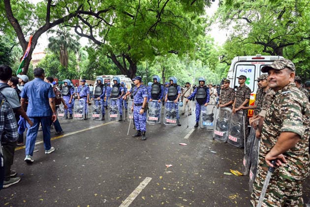 Rapid Action Force (RAF) and Security personnel at Raisina Road, Parliament Street and Jantar Mantar, as security has been heightened New Delhi, Jul 20 (ANI): Rapid Action Force (RAF) and Security personnel at Raisina Road, Parliament Street and Jantar Mantar, as security has been heightened in view of the CJP s call for a March to Parliament, in New Delhi on Monday. New Delhi Delhi India Copyright: xANIx ANI_20260720047