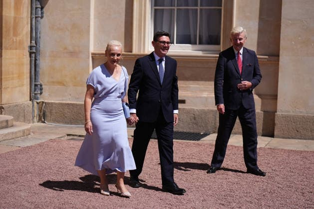 Andy Burnham becomes new PM Sir Clive Alderton (right), Principal Private Secretary to the King and Queen with Prime Minister Andy Burnham and his wife Marie-France van Heel, as they leave Buckingham Palace in London after an audience with King Charles III, where he was invited to become Prime Minister and form a new government. Picture date: Monday July 20, 2026., Credit:Aaron Chown PA ROTA - B68 Avalon UK, London  Copyright: xAaronxChownx xPAxROTAx-xB68x xAvalonx 1117556826