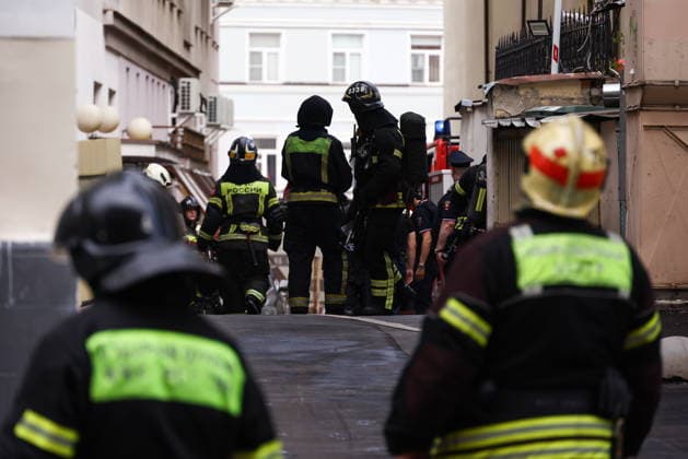 RUSSIA, MOSCOW - JULY 20, 2026: Emergency workers respond to a fire of 20sqm in area on the attic floor of the Strastnoy Boulevard Building housing complex in central Moscow, 20 residents evacuating before the arrival of emergency services. Artyom Geodakyan TASS  95259211