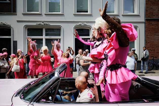 TILBURG - Participants during a Pride Walk from Tilburg station towards the Tilburg Fair for the traditional Pink Monday. During this day, equality, inclusion, and acceptance are celebrated with a large fair. RAMON VAN FLYMEN ANP netherlands out - belgium out  Copyright: xx x563922912x originalFilename: 563922912.jpg