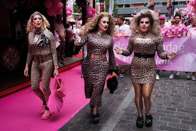TILBURG - Participants during a Pride Walk from Tilburg station towards the Tilburg Fair for the traditional Pink Monday. During this day, equality, inclusion, and acceptance are celebrated with a large fair. RAMON VAN FLYMEN ANP netherlands out - belgium out  Copyright: xx x563923141x originalFilename: 563923141.jpg