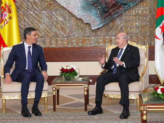 RECORD DATE NOT STATED Spanish PM Visits Algerian President in Algiers - Algeria Algerian President Abdelmadjid Tebboune (R) receives Spanish Prime Minister Pedro Sanchez during an official visit in Algiers, Algeria on July 20, 2026, as Sanchez seeks to strengthen bilateral ties. Photo by Algerian Presidency via APP ABACAPRESS.COM Algiers Algeria  Copyright: xAPP ABACAx