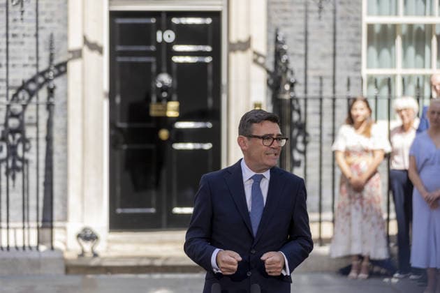 Keir Starmer formally resigns as UK prime minister LONDON, UK - JULY 20: Britain’s new Prime Minister Andy Burnham delivers his first speech outside 10 Downing Street in central London after being invited by King Charles III to form a new government. Marcin Nowak Anadolu London United Kingdom. Editorial use only. Please get in touch for any other usage.  Copyright: x2026xAnadoluxMarcinxNowakx