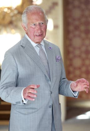 King Charles III Visits Cambridge CAMBRIDGE, ENGLAND - JULY 20: King Charles III speaks as he unveils a plaque during his visit to Cambridge Central Mosque on July 20, 2026 in Cambridge, England. Europe™s first Eco-Mosque, its notable for its architectural quality, environmental leadership and role as a place of worship and community engagement., Credit:Chris Jackson PA ROTA - B68 Avalon United Kingdom, England, Cambridge  Copyright: xChrisxJacksonx xPAxROTAx-xB68x xAvalonx 1117569236