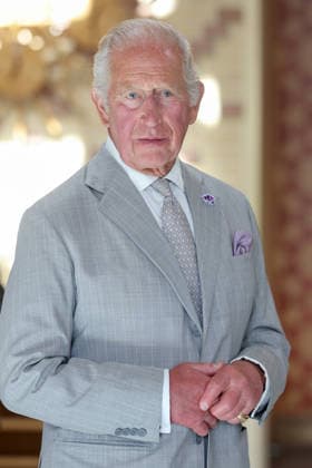 King Charles III Visits Cambridge CAMBRIDGE, ENGLAND - JULY 20: King Charles III speaks as he unveils a plaque during his visit to Cambridge Central Mosque on July 20, 2026 in Cambridge, England. Europe™s first Eco-Mosque, its notable for its architectural quality, environmental leadership and role as a place of worship and community engagement., Credit:Chris Jackson PA ROTA - B68 Avalon United Kingdom, England, Cambridge  Copyright: xChrisxJacksonx xPAxROTAx-xB68x xAvalonx 1117569246