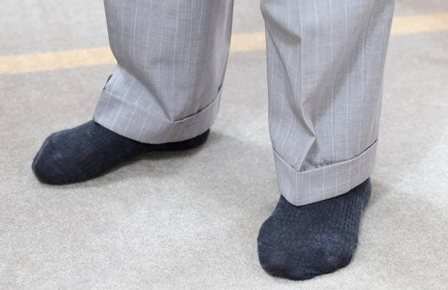King Charles III Visits Cambridge CAMBRIDGE, ENGLAND - JULY 20: Socks worn by King Charles III during his visit to Cambridge Central Mosque on July 20, 2026 in Cambridge, England. Europe™s first Eco-Mosque, its notable for its architectural quality, environmental leadership and role as a place of worship and community engagement., Credit:Chris Jackson PA ROTA - B68 Avalon United Kingdom, England, Cambridge  Copyright: xChrisxJacksonx xPAxROTAx-xB68x xAvalonx 1117569256