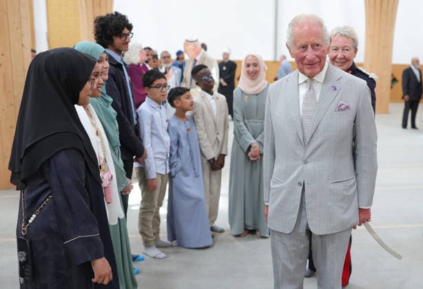 King Charles III Visits Cambridge CAMBRIDGE, ENGLAND - JULY 20: King Charles III smiles as he speaks with young people in the prayer hall during his visit to Cambridge Central Mosque on July 20, 2026 in Cambridge, England. Europe™s first Eco-Mosque, its notable for its architectural quality, environmental leadership and role as a place of worship and community engagement., Credit:Chris Jackson PA ROTA - B68 Avalon United Kingdom, England, Cambridge  Copyright: xChrisxJacksonx xPAxROTAx-xB68x xAvalonx 1117569258