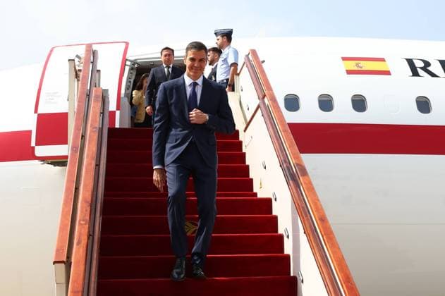 News Bilder des Tages #2 Algerian Prime Minister Sifi Ghrieb receives Spanish Prime Minister Pedro Sanchez during an official visit in Algiers, Algeria on July 20, 2026. Cordon Press  FERNANDOxCALVO