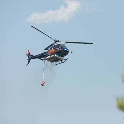 Firefighting helicopters battle wildfire in southern France TARADEAU, FRANCE - JULY 20: Firefighting helicopters drop water on a wildfire near Taradeau in the Var department of southern France on July 20, 2026. Two wildfires broke out in France s southern Var department on Sunday, burning around 90 hectares (222 acres) and forcing evacuations, local authorities said. A rapidly spreading blaze first burned around 30 hectares in Taradeau before spreading to the neighboring commune of Les Arcs, where another 60 hectares were scorched, the Var Prefecture said on the US social media company X. The prefecture said strong winds and drought-stricken vegetation were fueling the rapid spread of the fire. Authorities evacuated several hamlets, while t  Copyright: x2026xAnadoluxMohamadxSalaheldinxAbdelghanixAlsayedx