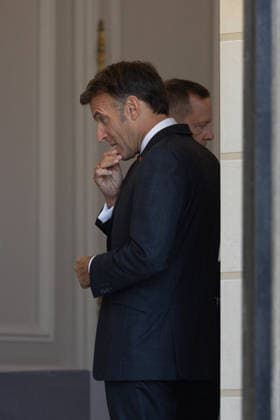 Emmanuel Macron welcomes Gabon President Brice Oligui Nguema - Paris France s President Emmanuel Macron wait to welcome Gabon s President before a meeting at the Elysee Palace in Paris on July 20, 2026. Photo by Raphael Lafargue ABACAPRESS.COM Paris France  Copyright: xLafarguexRaphael ABACAx
