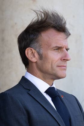 Emmanuel Macron welcomes Gabon President Brice Oligui Nguema - Paris France s President Emmanuel Macron hair flying as he waits to welcome Gabon s President before a meeting at the Elysee Palace in Paris on July 20, 2026. Photo by Raphael Lafargue ABACAPRESS.COM Paris France  Copyright: xLafarguexRaphael ABACAx