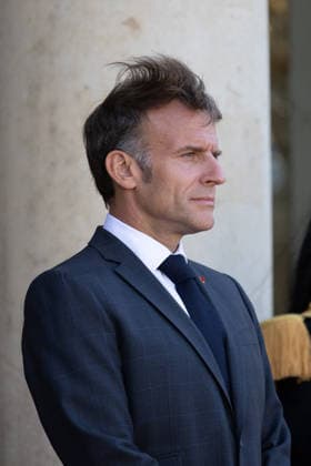 Emmanuel Macron welcomes Gabon President Brice Oligui Nguema - Paris France s President Emmanuel Macron hair flying as he waits to welcome Gabon s President before a meeting at the Elysee Palace in Paris on July 20, 2026. Photo by Raphael Lafargue ABACAPRESS.COM Paris France  Copyright: xLafarguexRaphael ABACAx