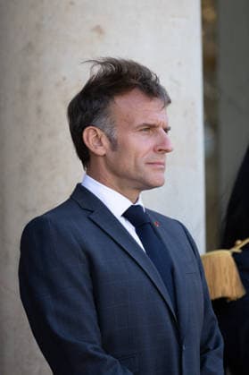 Emmanuel Macron welcomes Gabon President Brice Oligui Nguema - Paris France s President Emmanuel Macron hair flying as he waits to welcome Gabon s President before a meeting at the Elysee Palace in Paris on July 20, 2026. Photo by Raphael Lafargue ABACAPRESS.COM Paris France  Copyright: xLafarguexRaphael ABACAx