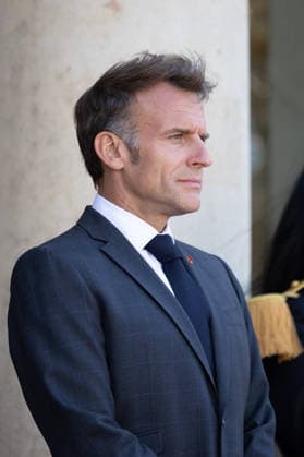 Emmanuel Macron welcomes Gabon President Brice Oligui Nguema - Paris France s President Emmanuel Macron hair flying as he waits to welcome Gabon s President before a meeting at the Elysee Palace in Paris on July 20, 2026. Photo by Raphael Lafargue ABACAPRESS.COM Paris France  Copyright: xLafarguexRaphael ABACAx