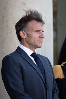 Emmanuel Macron welcomes Gabon President Brice Oligui Nguema - Paris France s President Emmanuel Macron hair flying as he waits to welcome Gabon s President before a meeting at the Elysee Palace in Paris on July 20, 2026. Photo by Raphael Lafargue ABACAPRESS.COM Paris France  Copyright: xLafarguexRaphael ABACAx