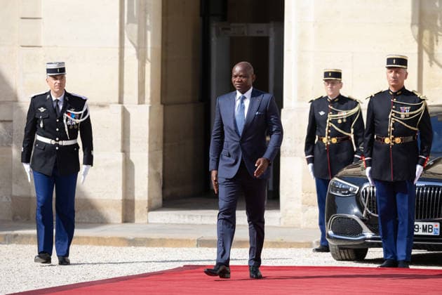 Emmanuel Macron welcomes Gabon President Brice Oligui Nguema - Paris Gabon s President Brice Oligui Nguema is welcomed by France s President before a meeting at the Elysee Palace in Paris on July 20, 2026. Photo by Raphael Lafargue ABACAPRESS.COM Paris France  Copyright: xLafarguexRaphael ABACAx