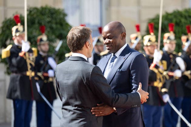 Emmanuel Macron welcomes Gabon President Brice Oligui Nguema - Paris Gabon s President Brice Oligui Nguema is welcomed by France s President Emmanuel Macron before a meeting at the Elysee Palace in Paris on July 20, 2026. Photo by Raphael Lafargue ABACAPRESS.COM Paris France  Copyright: xLafarguexRaphael ABACAx