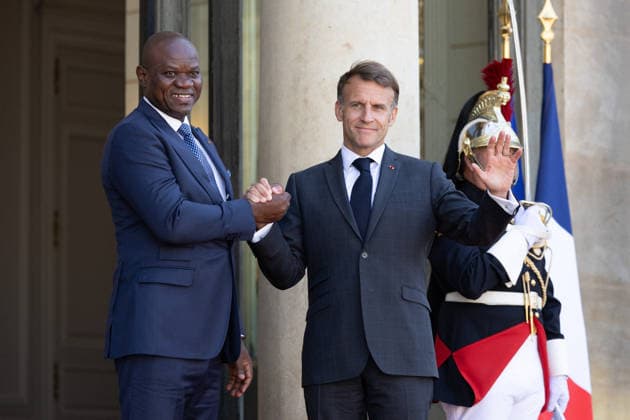 Emmanuel Macron welcomes Gabon President Brice Oligui Nguema - Paris Gabon s President Brice Oligui Nguema is welcomed by France s President Emmanuel Macron before a meeting at the Elysee Palace in Paris on July 20, 2026. Photo by Raphael Lafargue ABACAPRESS.COM Paris France  Copyright: xLafarguexRaphael ABACAx