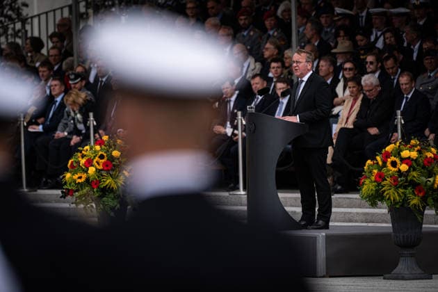 Berlin, Feierliches Gelöbnis im BMVg Feierliches Gelöbnis im Bundesministerium der Verteidigung am 20.07.2026 anlässlich des 82. Jahrestages des 20. Juli 1944. Im Bild: Bundesminister der Verteidigung Boris Pistorius bei seiner Rede. Berlin Bundesministerium der Verteidigung Berlin Deutschland *** Berlin, Ceremonial Oath-Taking at the Federal Ministry of Defense Ceremonial oath-taking at the Federal Ministry of Defense on July 20, 2026, marking the 82nd anniversary of July 20, 1944. Pictured: Federal Minister of Defense Boris Pistorius delivering his speech Berlin Federal Ministry of Defense Berlin Germany