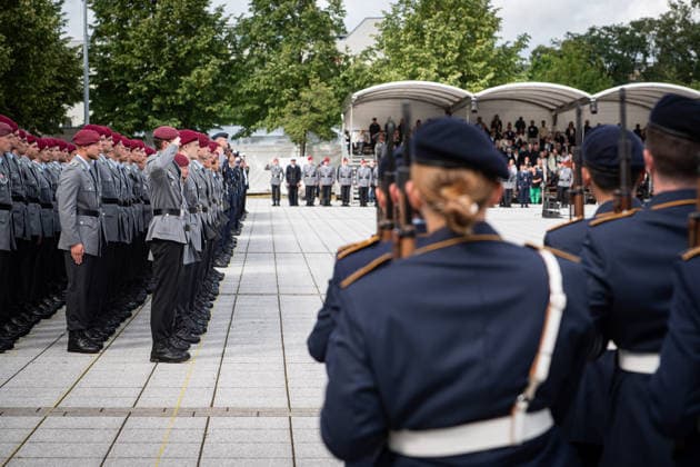 Berlin, Feierliches Gelöbnis im BMVg Feierliches Gelöbnis im Bundesministerium der Verteidigung am 20.07.2026 anlässlich des 82. Jahrestages des 20. Juli 1944. Berlin Bundesministerium der Verteidigung Berlin Deutschland *** Berlin, Ceremonial Oath-Taking at the Federal Ministry of Defense Ceremonial oath-taking at the Federal Ministry of Defense on July 20, 2026, on the occasion of the 82nd anniversary of July 20, 1944 Berlin Federal Ministry of Defense Berlin Germany