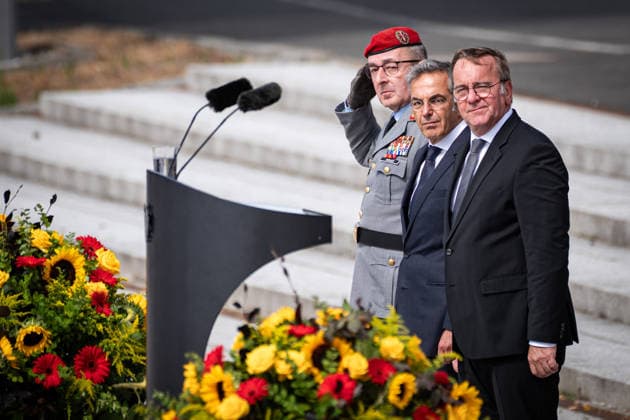Berlin, Feierliches Gelöbnis im BMVg Feierliches Gelöbnis im Bundesministerium der Verteidigung am 20.07.2026 anlässlich des 82. Jahrestages des 20. Juli 1944. Im Bild: Carsten Breuer, Navid Kermani und Boris Pistorius Berlin Bundesministerium der Verteidigung Berlin Deutschland *** Berlin, Ceremonial Oath-Taking at the Federal Ministry of Defense Ceremonial oath-taking at the Federal Ministry of Defense on July 20, 2026, marking the 82nd anniversary of July 20, 1944. Pictured: Carsten Breuer, Navid Kermani, and Boris Pistorius. Berlin, Federal Ministry of Defense, Berlin, Germany